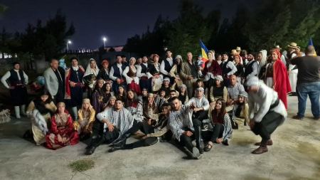 فرقة البيادر للدبكة والرقص الشرقي التابعة للمركز الجماهيري دير حنا يبدعون في مهرجان الرمثا الرابع عشر للفنون